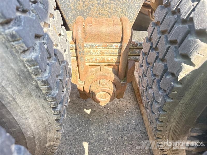 Mack MH613 6x4 T/A Cabover w/ Sleeper وحدات الجر