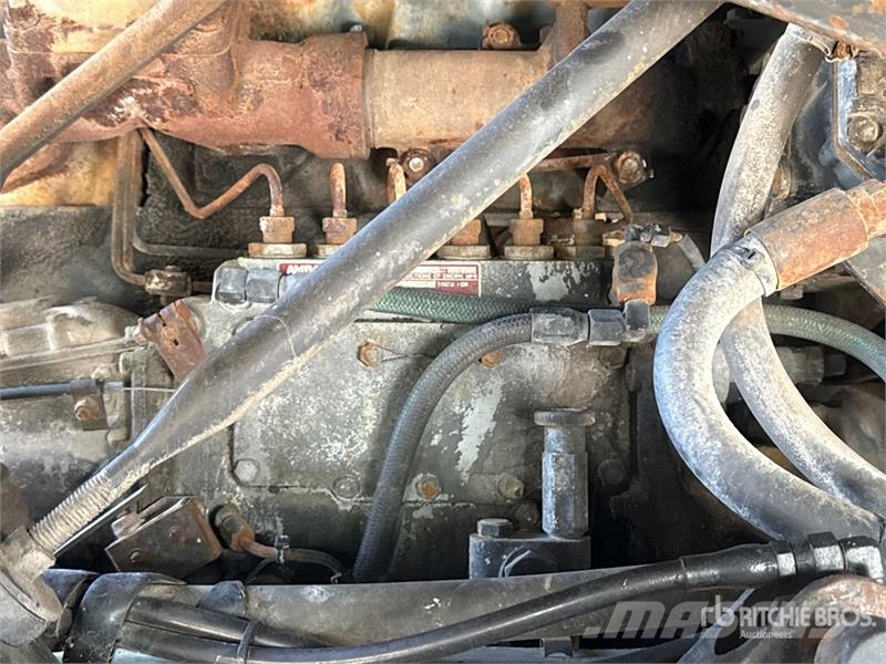 Mack MH613 6x4 T/A Cabover w/ Sleeper وحدات الجر