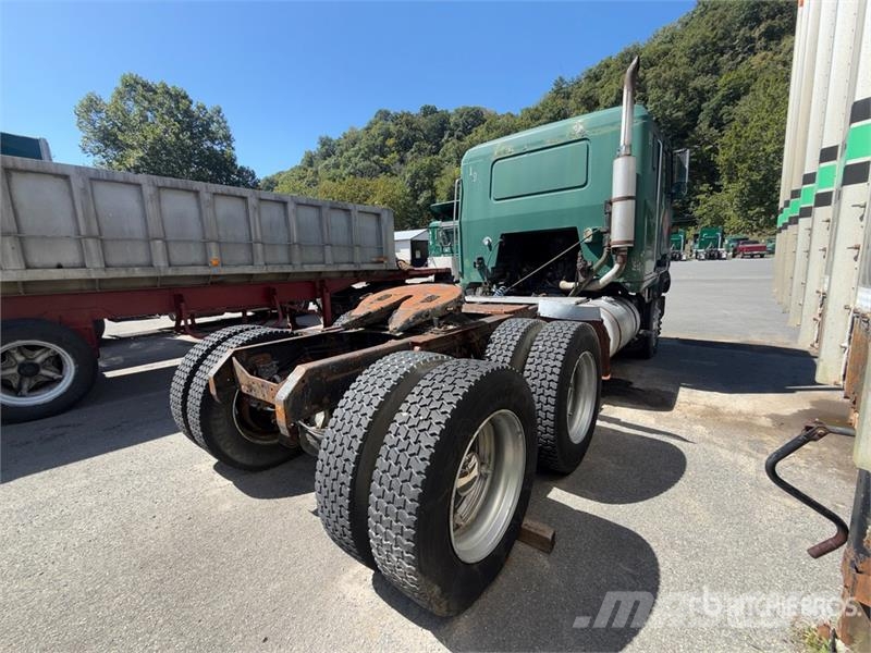Mack MH613 6x4 T/A Cabover w/ Sleeper وحدات الجر