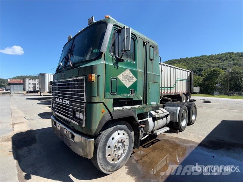 Mack MH613 6x4 T/A Cabover w/ Sleeper وحدات الجر