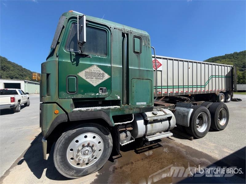 Mack MH613 6x4 T/A Cabover w/ Sleeper وحدات الجر