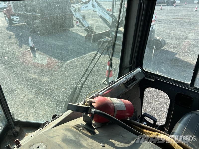 Mack MR688S Betonvedēji