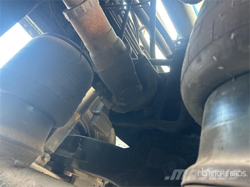 Mack MR688S Betonvedēji