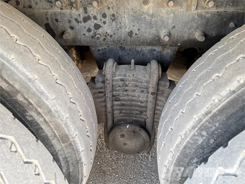 Mack MR688S Betonvedēji