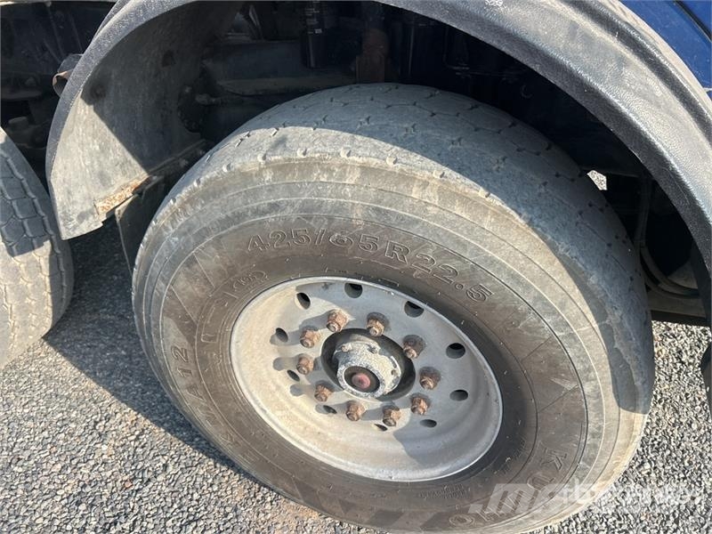 Mack MR688S Betonvedēji