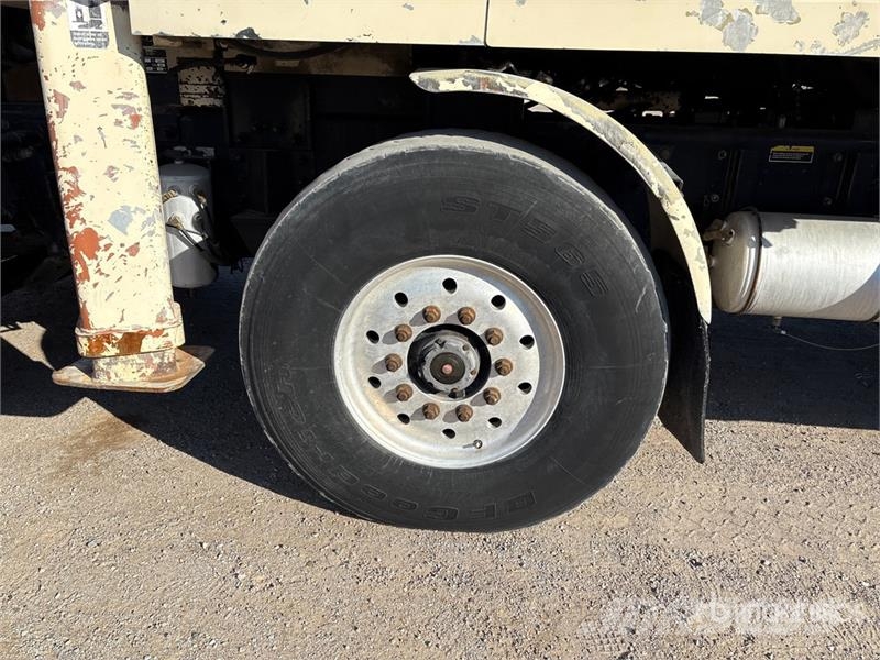 Mack MR688S Betonvedēji