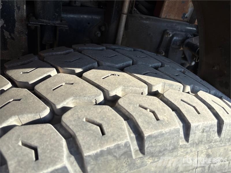 Mack MR688S Betonvedēji