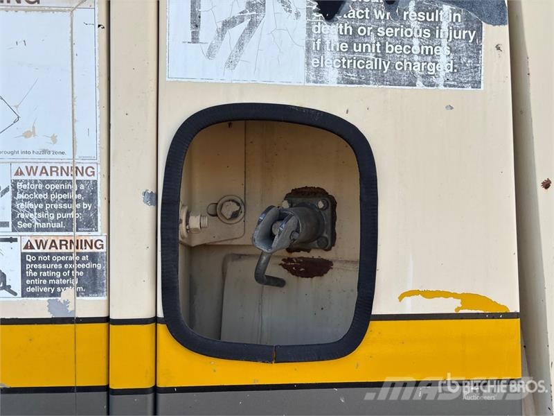 Mack MR688S Betonvedēji