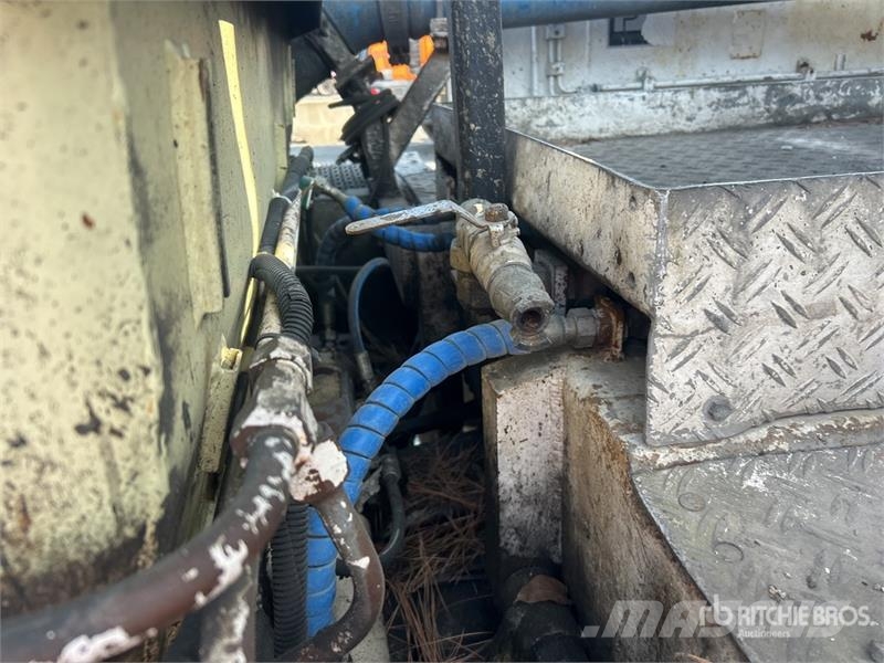 Mack MR688S Betonvedēji