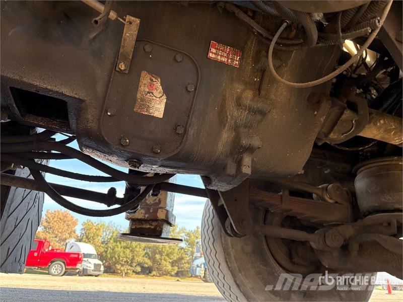 Mack MR688S Betonvedēji