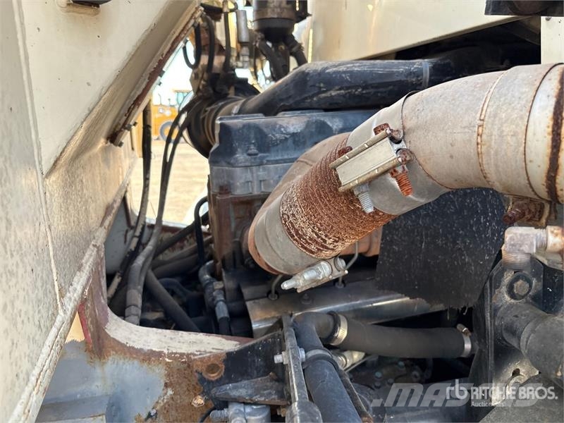 Mack MR688S Betonvedēji