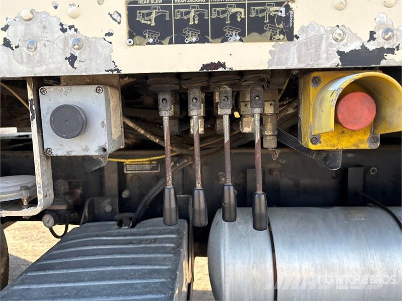 Mack MR688S Betonvedēji