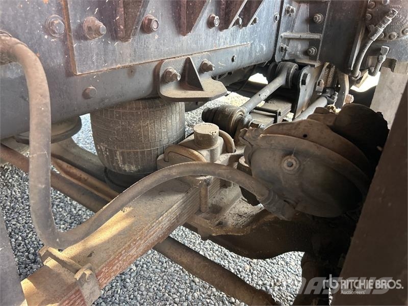 Mack MR688S Betonvedēji