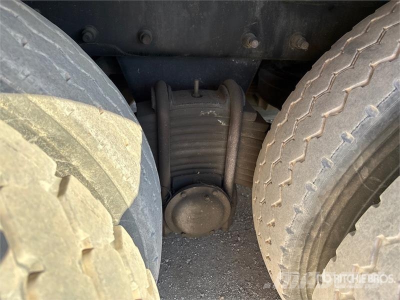 Mack MR688S Betonvedēji