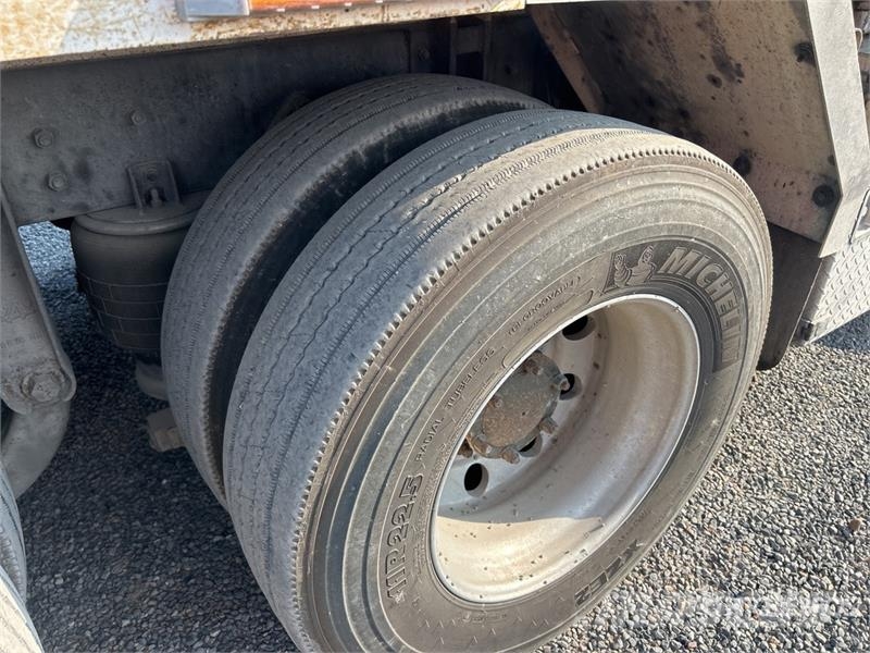 Mack MR688S Betonvedēji