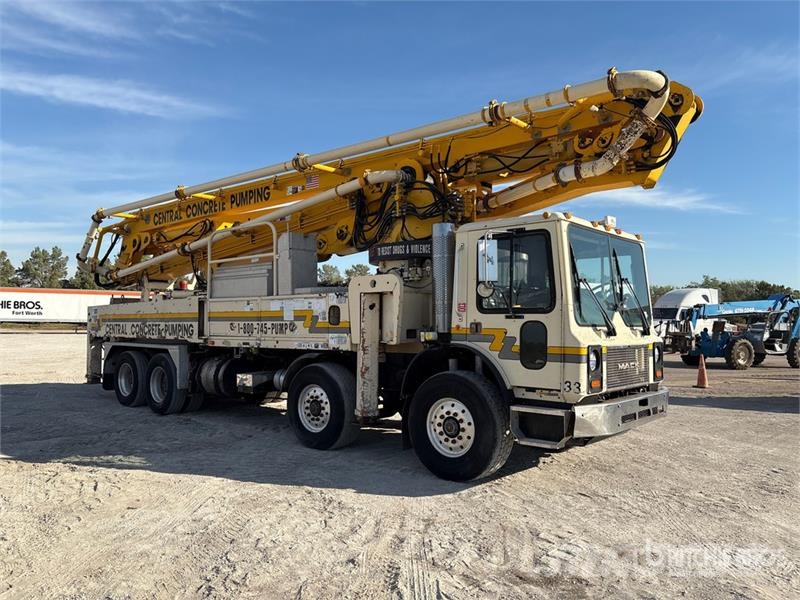 Mack MR688S Betonvedēji