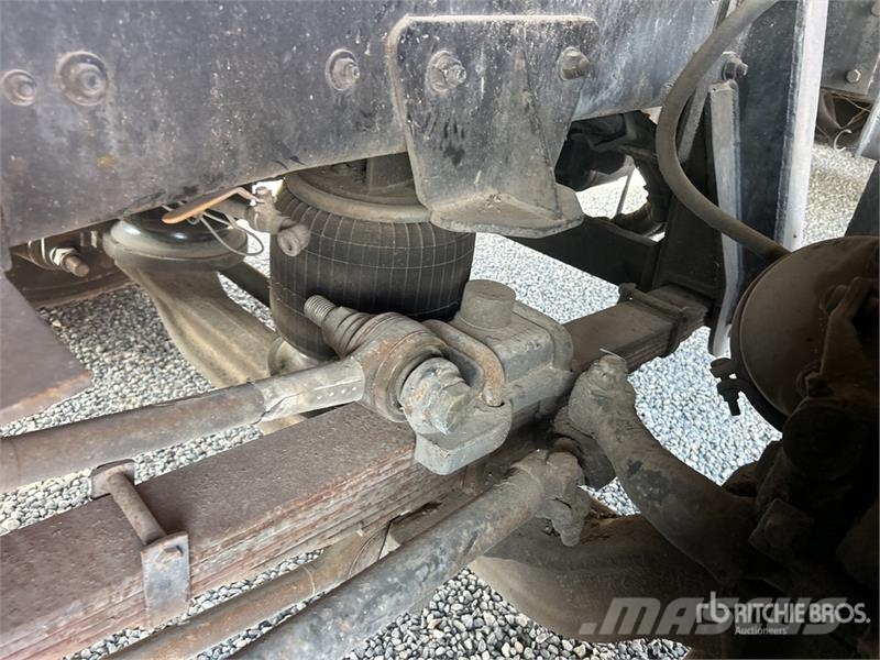 Mack MR688S Betonvedēji