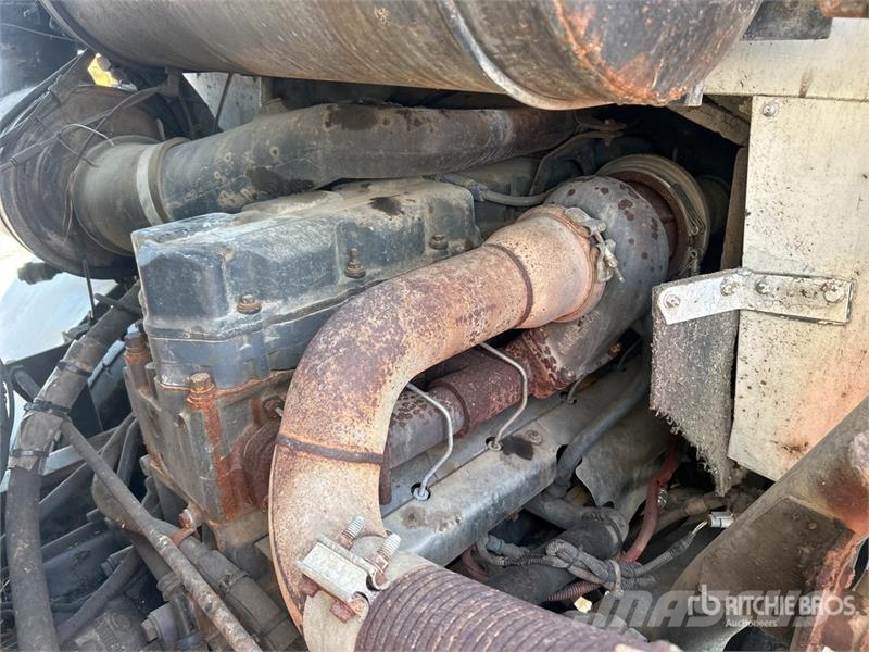 Mack MR688S Betonvedēji