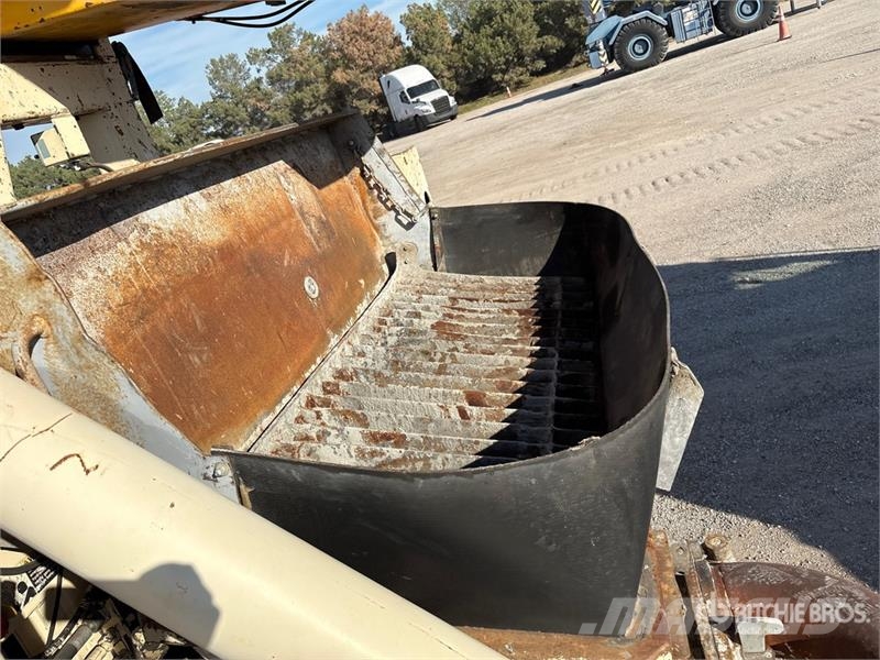 Mack MR688S Betonvedēji