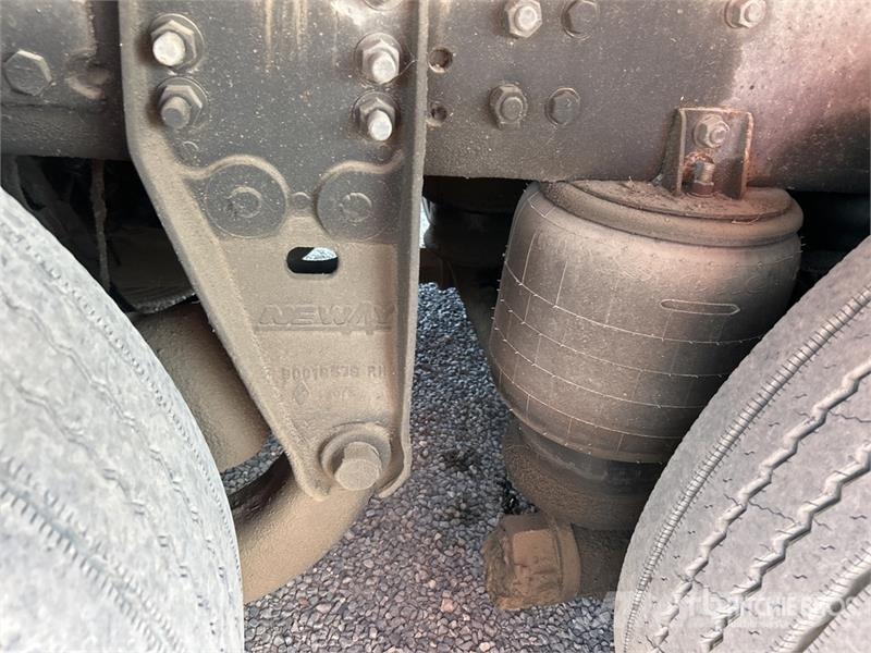 Mack MR688S Betonvedēji