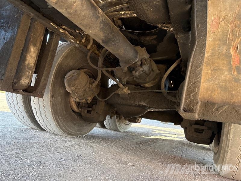 Mack MR688S Betonvedēji