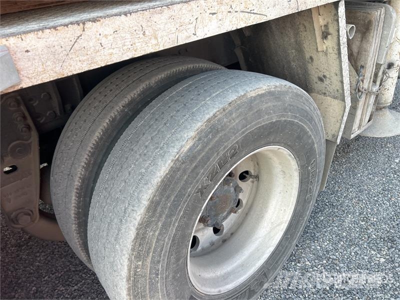 Mack MR688S Betonvedēji