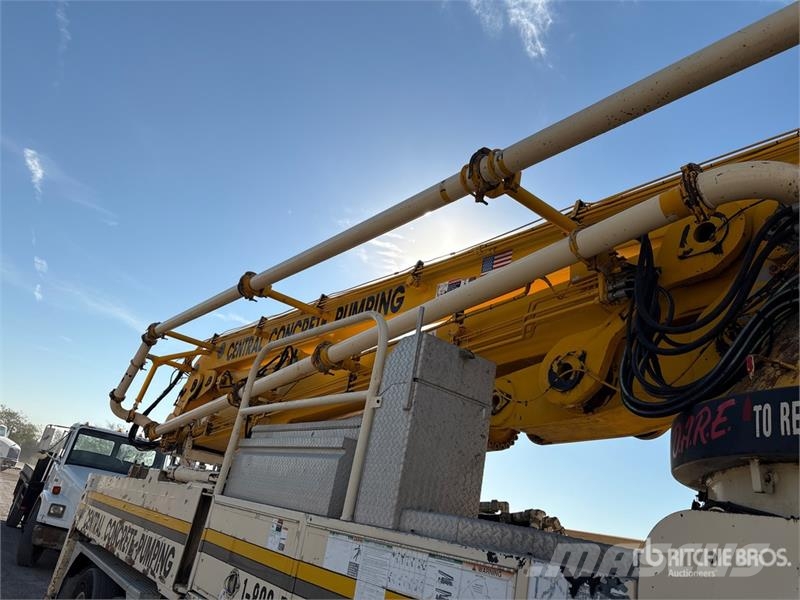 Mack MR688S Betonvedēji