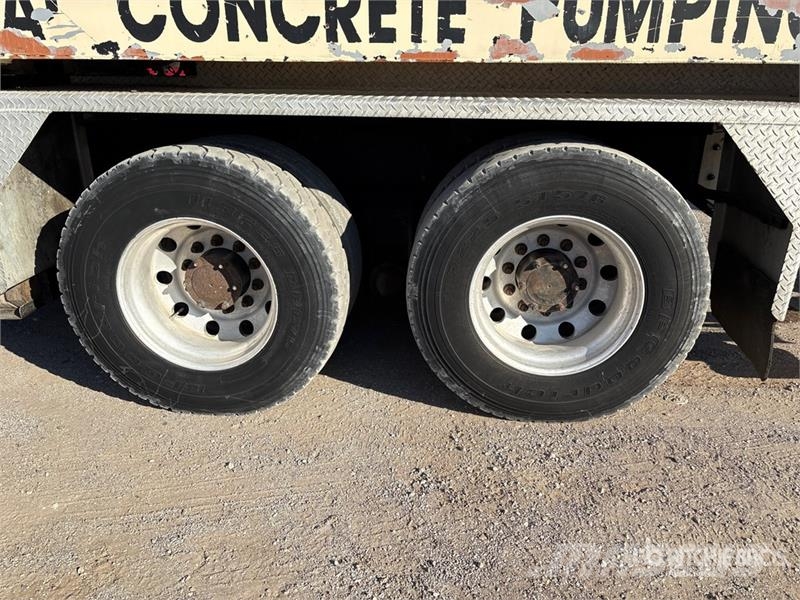 Mack MR688S Betonvedēji