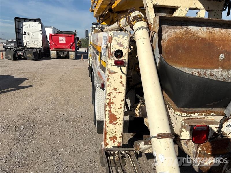 Mack MR688S Betonvedēji