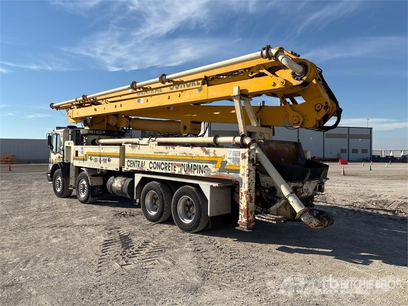 Mack MR688S Betonvedēji