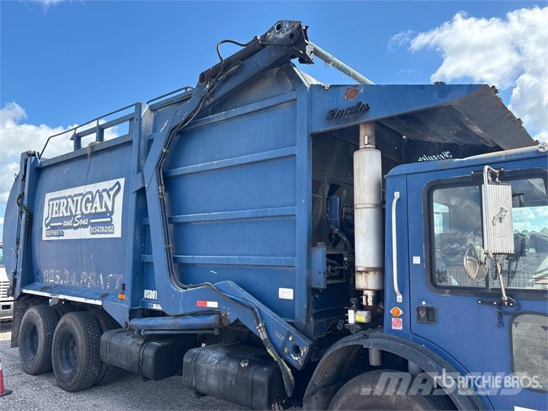 Mack MR690S Atkritumu izvešanas transports