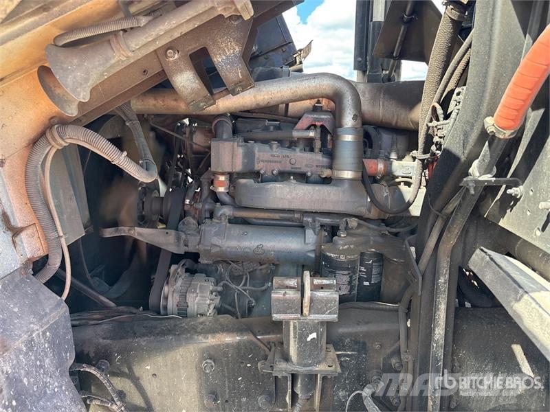 Mack MR690S Atkritumu izvešanas transports