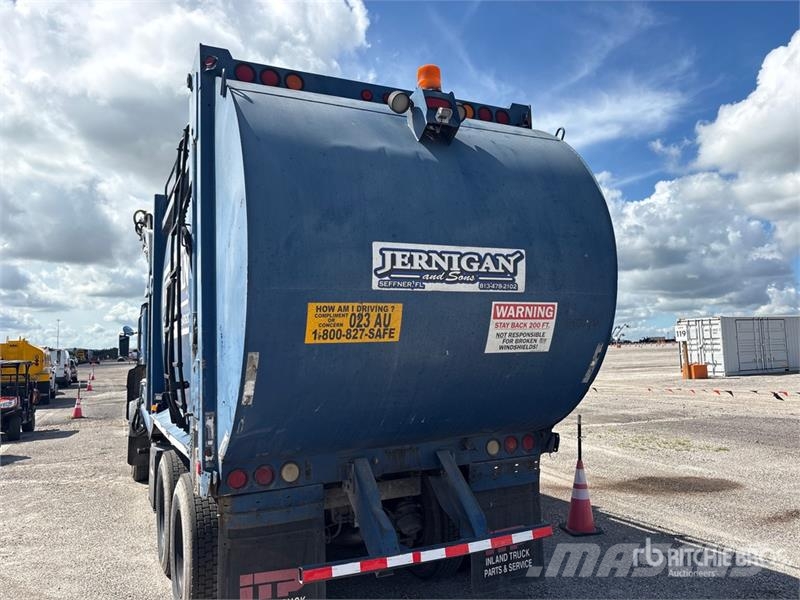 Mack MR690S Atkritumu izvešanas transports