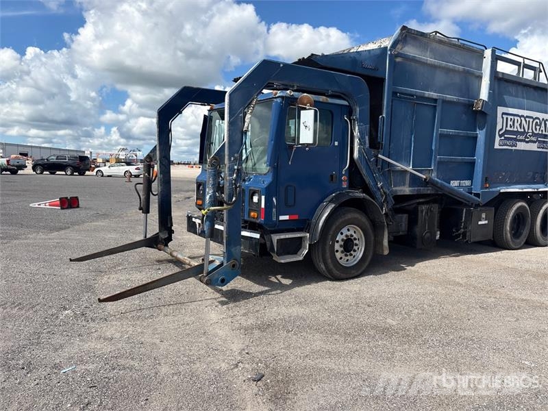 Mack MR690S Atkritumu izvešanas transports