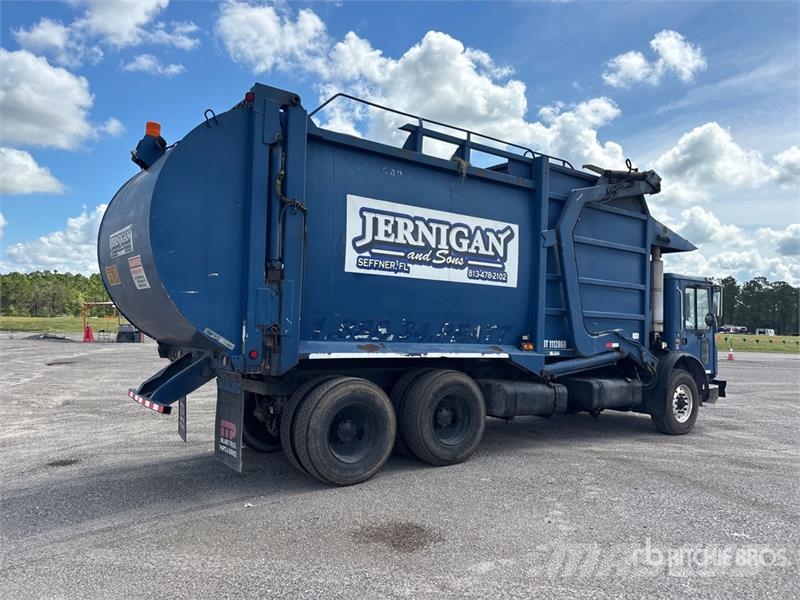 Mack MR690S Atkritumu izvešanas transports