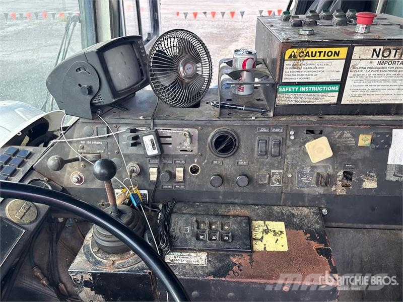 Mack MR690S Atkritumu izvešanas transports