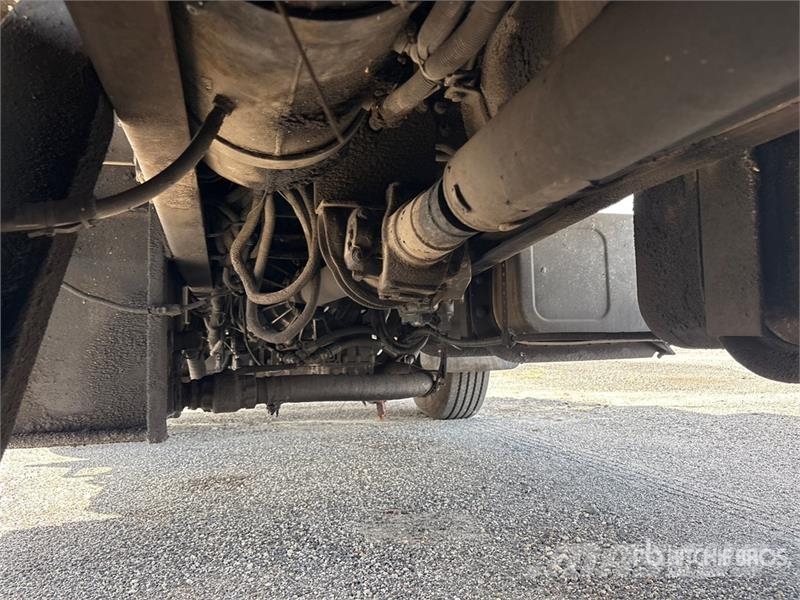 Mack MR690S Atkritumu izvešanas transports