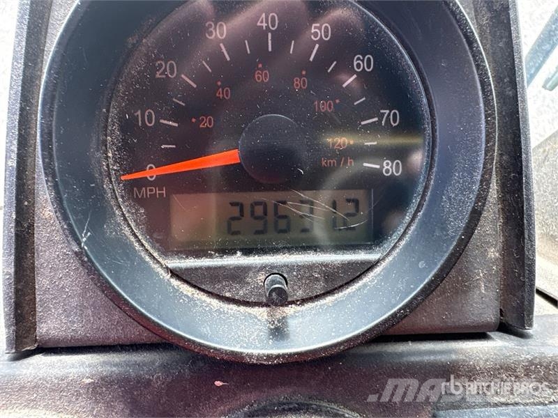 Mack MR690S Atkritumu izvešanas transports