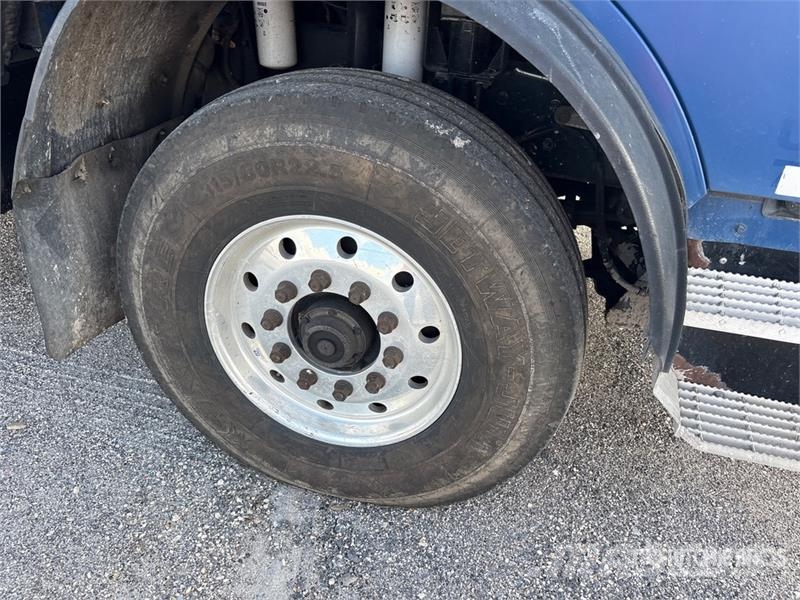 Mack MR690S Atkritumu izvešanas transports