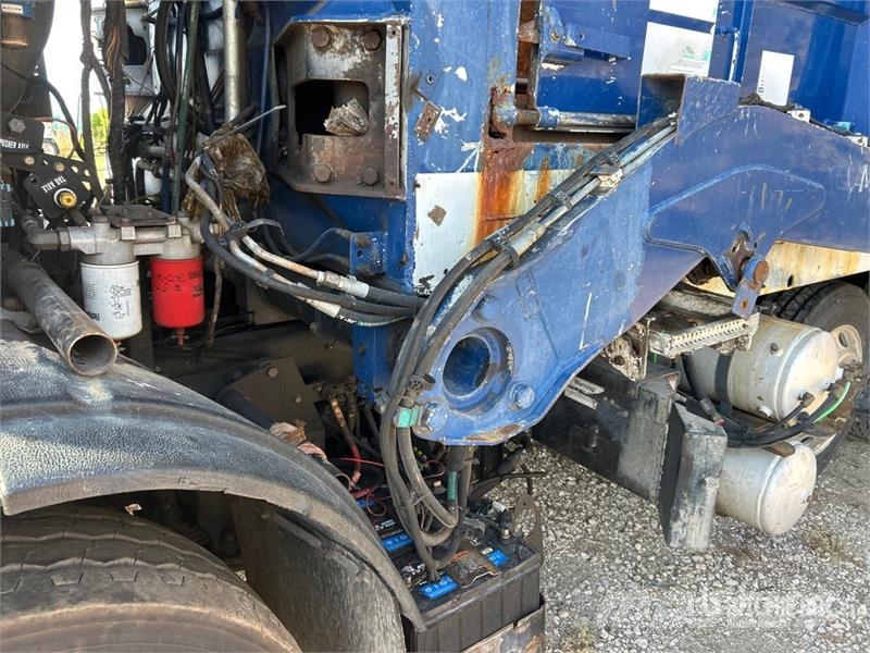 Mack MRU633 10x4 Front Loader Waste Collection Truck Camion dei rifiuti