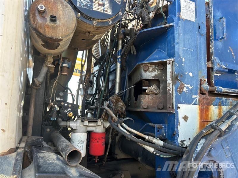 Mack MRU633 10x4 Front Loader Waste Collection Truck Camion dei rifiuti
