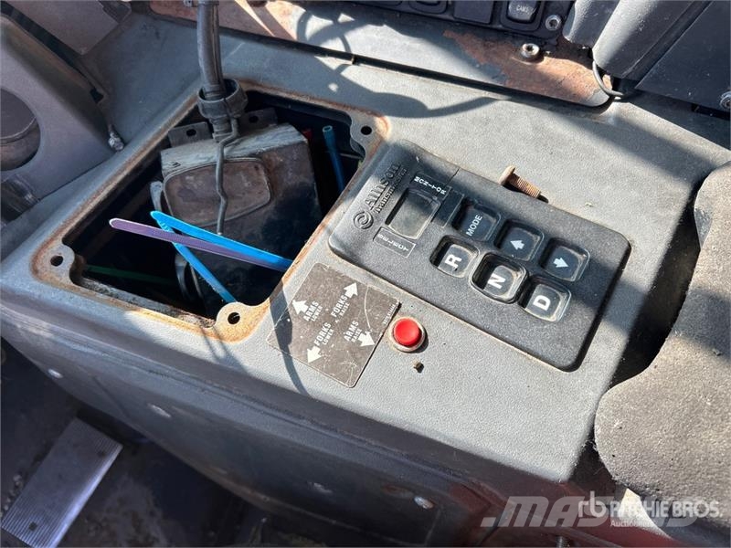 Mack MRU633 10x4 Front Loader Waste Collection Truck Camion dei rifiuti