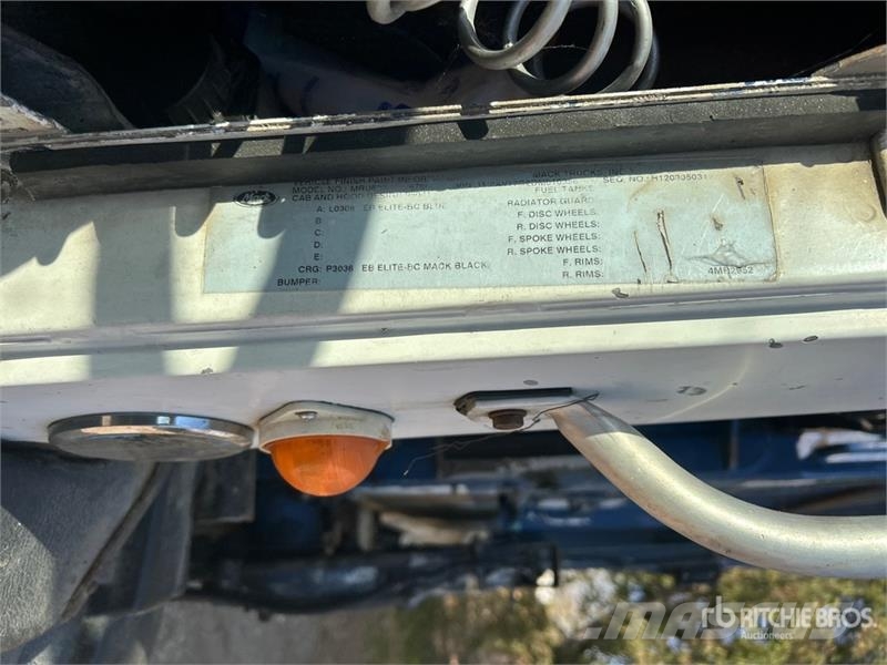Mack MRU633 10x4 Front Loader Waste Collection Truck Camion dei rifiuti