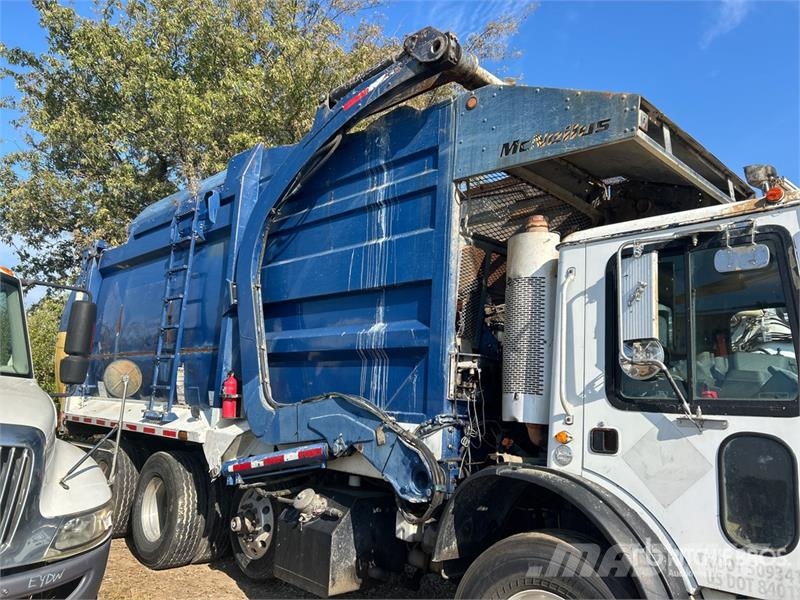 Mack MRU633 10x4 Front Loader Waste Collection Truck Camion dei rifiuti