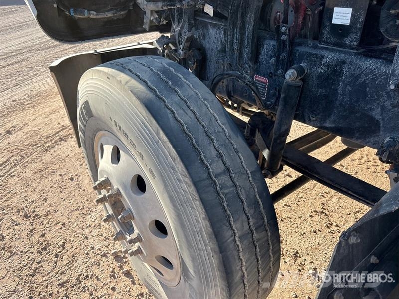Mack Pinnacle 6x4 T/A Sleeper Truck Tractor Trekkvogner