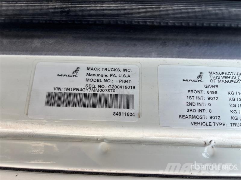 Mack Pinnacle 6x4 T/A Sleeper Truck Tractor Trekkvogner