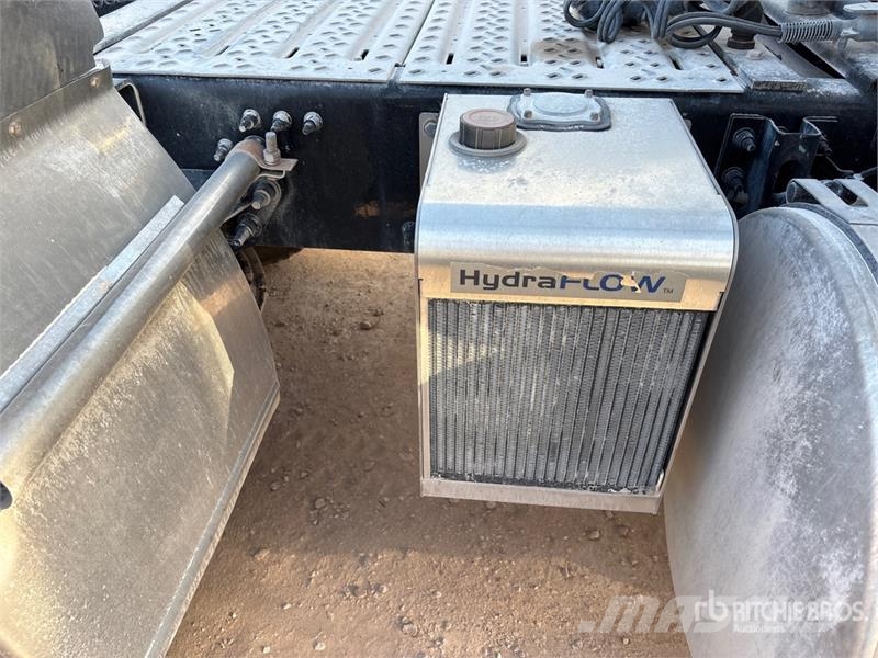 Mack Pinnacle 6x4 T/A Sleeper Truck Tractor Trekkvogner