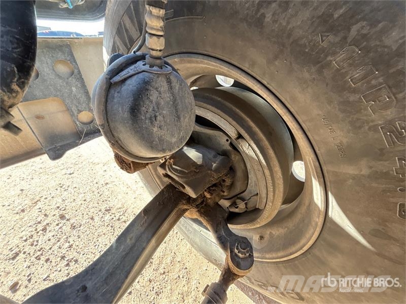 Mack Pinnacle 6x4 T/A Sleeper Truck Tractor Trekkvogner