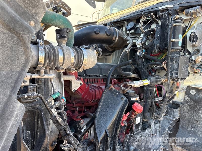 Mack Pinnacle 6x4 T/A Sleeper Truck Tractor Trekkvogner