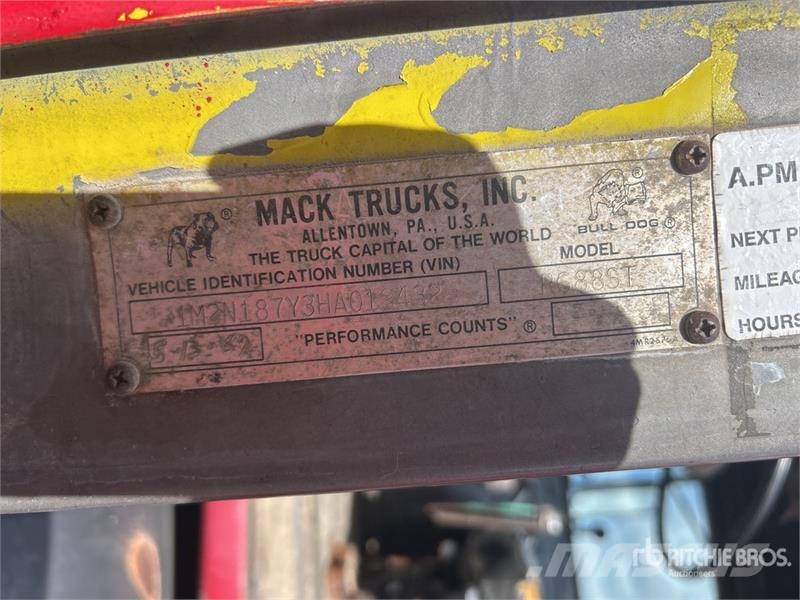 Mack R685ST Kombiji / vakuumski kamioni